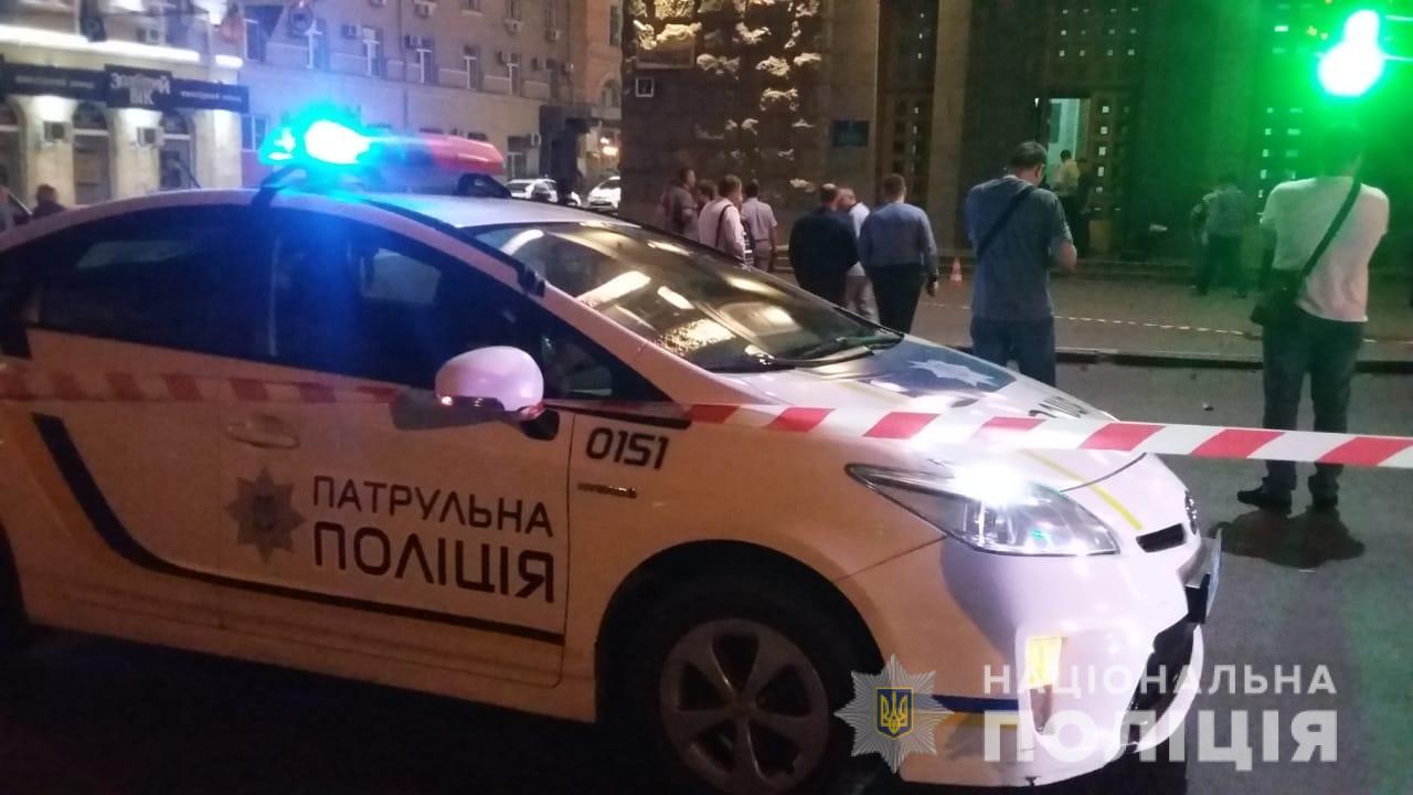 В центре Харькова неизвестный открыл стрельбу, погиб полицейский