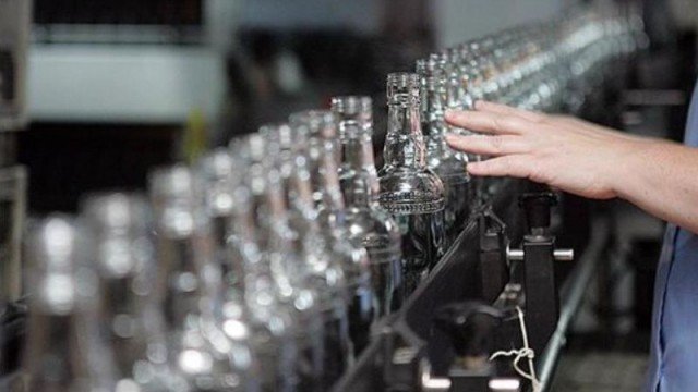 Алкогольный холдинг Черняка запустил производство в Беларуси
