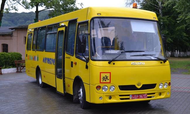 Какие области в Украине больше всего закупили школьных автобусов