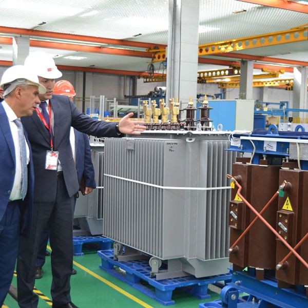 Президент Татарстана посетил Уральский трансформаторный завод