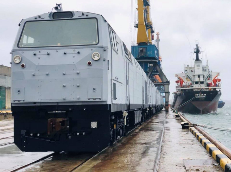 Еще 5 локомотивов General Electric прибыли в Украину