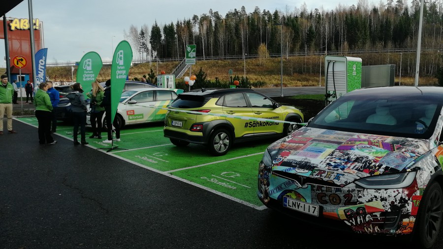 ​Компания «Интерконтрол» начала поставки ультрабыстрых зарядных станций «Hypercharger» в Скандинавию.
