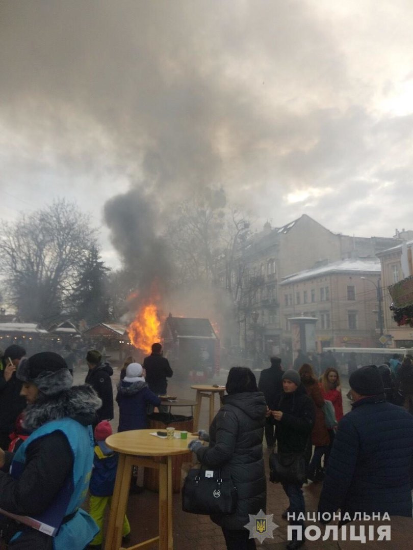 Полиция возбудила уголовное дело из-за пожара на рождественской ярмарке во Львове