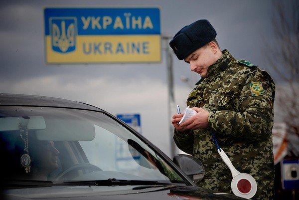 СНБО продлил ограничения на въезд в Украину россиян