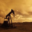 Стоимость нефти возросла на 2% из-за сокращений поставок из США