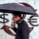 Санкции в деле: Доллар впервые с 2016 года поднялся до 62 рублей