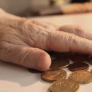 В ПФР объяснили отсутствие социальных выплат работающим пенсионерам В ПФР объяснили отсутствие социальных выплат работающим пенсионерам