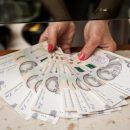 Кабмин предложил регрессивную шкалу выплаты ЕСВ для зарплат более 104 тыс. грн Кабмин предложил регрессивную шкалу выплаты ЕСВ для зарплат более 104 тыс. грн